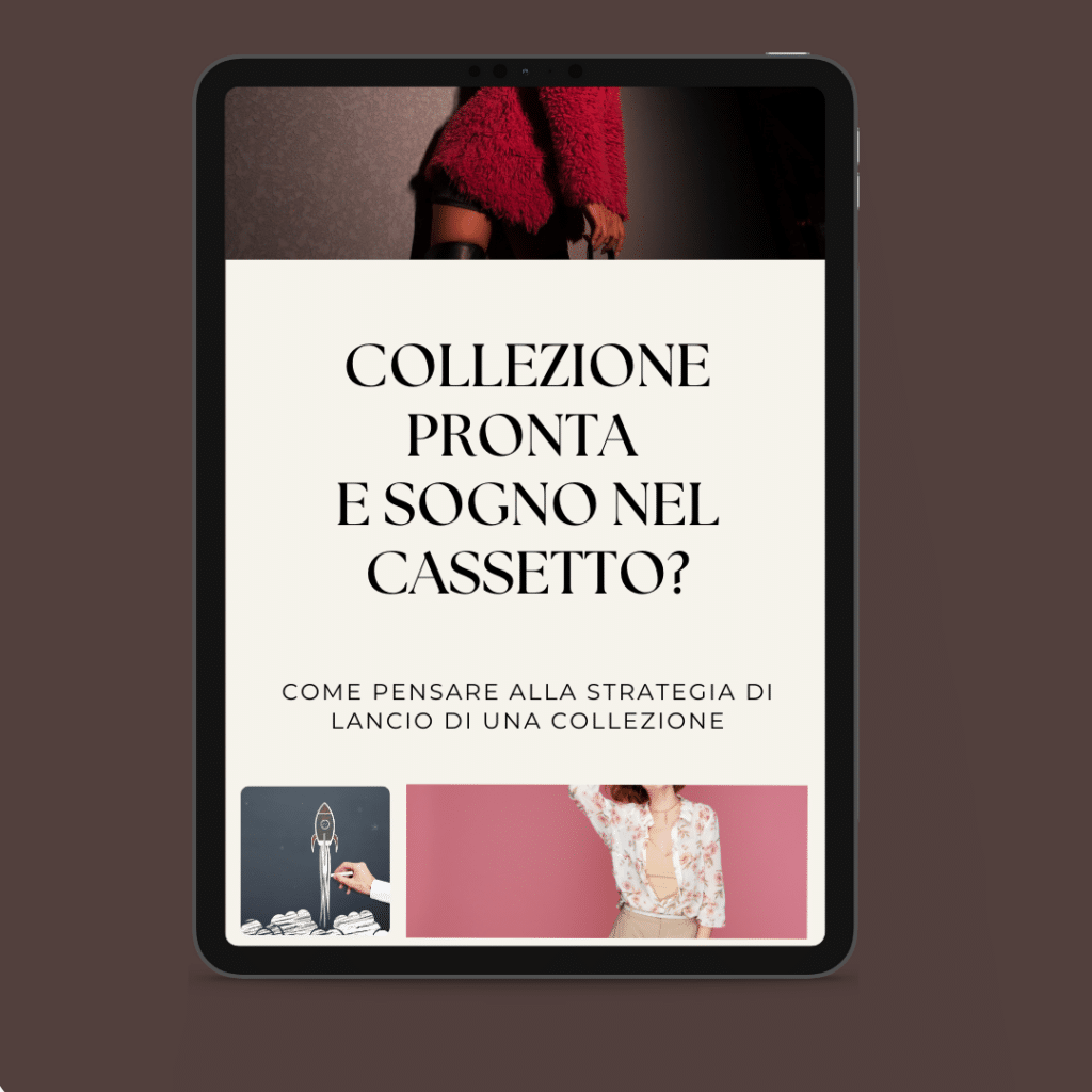 Lo schermo di un tablet mostra un testo in italiano sulla strategia di lancio della collezione con immagini di una donna vestita di rosso e qualcuno che usa un'illustrazione di un lanciarazzi.